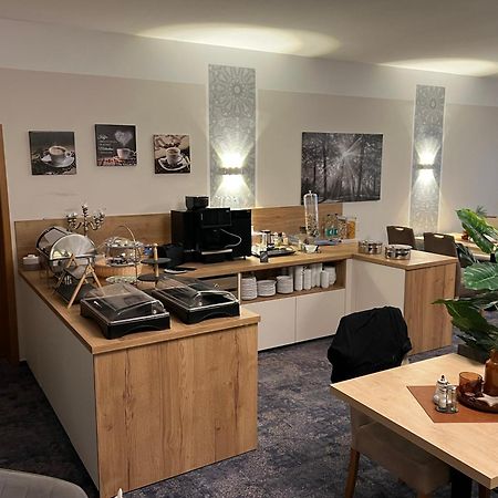 Gaestehaus Am Kurpark Hotel Garni Horn-Bad Meinberg Exteriör bild