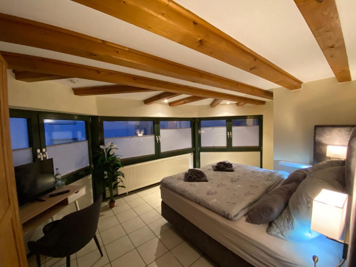 Gaestehaus Am Kurpark Hotel Garni Horn-Bad Meinberg Exteriör bild