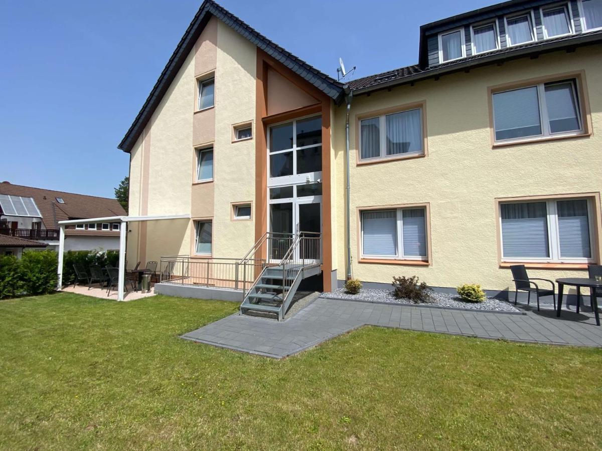 Gaestehaus Am Kurpark Hotel Garni Horn-Bad Meinberg Exteriör bild