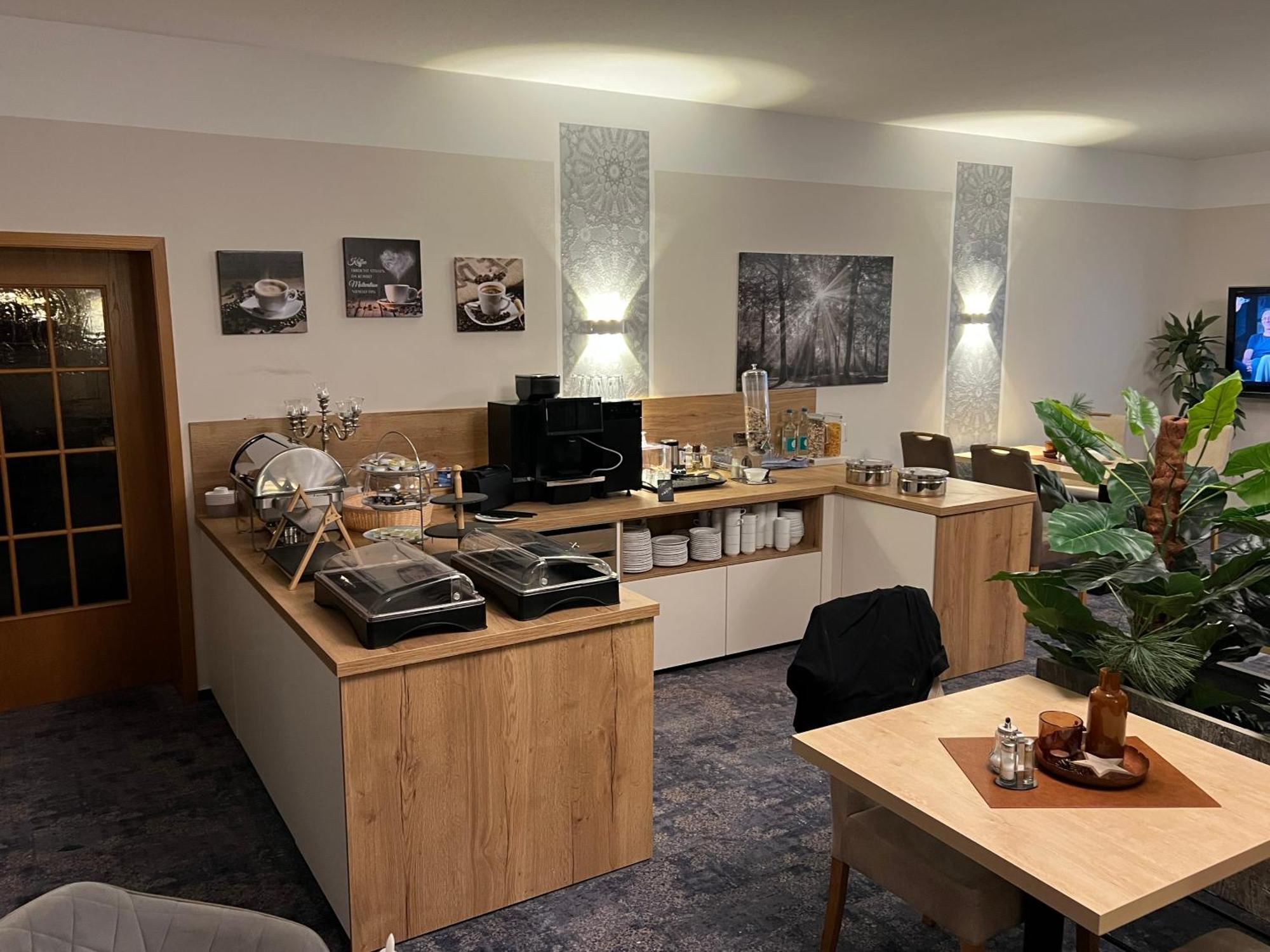 Gaestehaus Am Kurpark Hotel Garni Horn-Bad Meinberg Exteriör bild