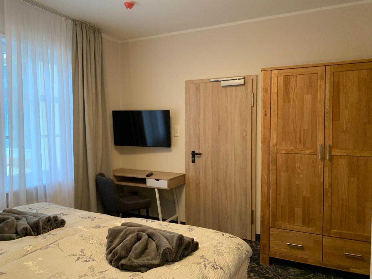 Gaestehaus Am Kurpark Hotel Garni Horn-Bad Meinberg Exteriör bild